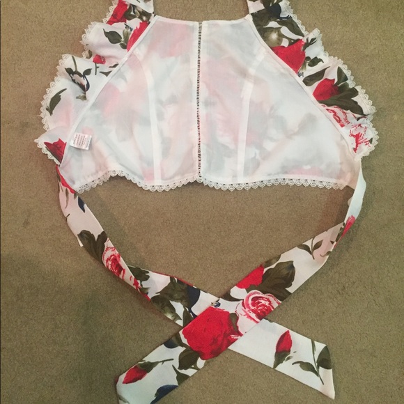 White floral ruffle trim crop top - Picture 7 of 8